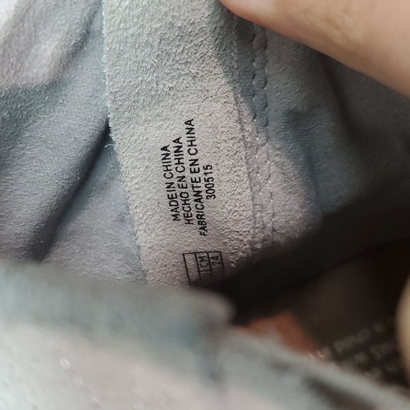 Toms Women Ankle Suede Block Heels Peep Toe Shoes boots sz 7 - Picture 13 of 15